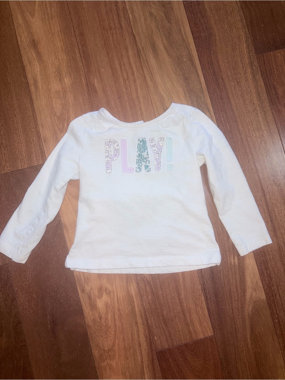 GAP cream Long-Sleeve Tee with Pastel 'PLAY!' Graphic